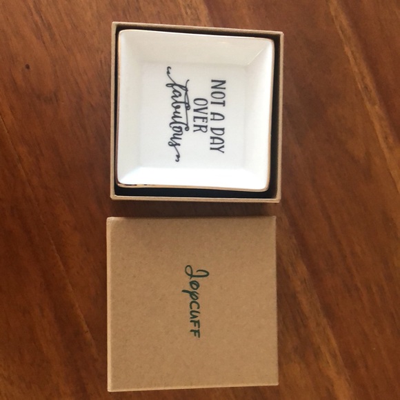 Fabulous Ceramic Jewelry Tray - Picture 3 of 3